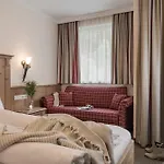 Lenz Szálloda 4*
