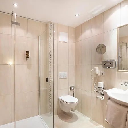 Hotell Lenz 4*