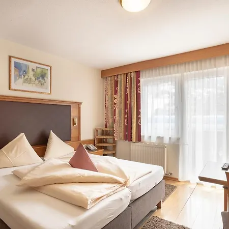 Hotell Lenz 4*