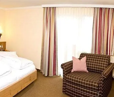 Hotell Lenz 4*